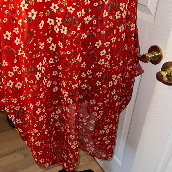 Chic Red Floral Women's Long Sleeve Top - Picture 11 of 14